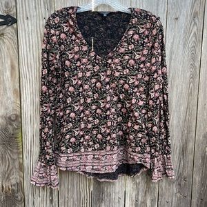 Lucky Brands Pink Floral V Neck Blouse size Small